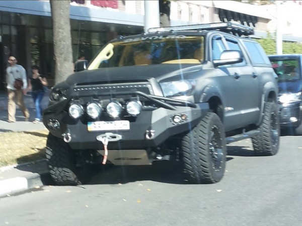 Новая машина украинского спецназа замечена в Харькове