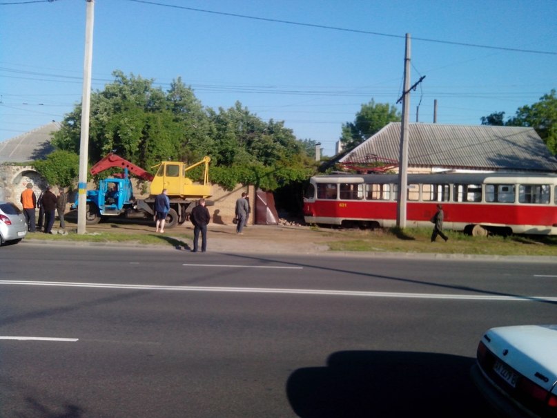 20.05.2015, трамвай въехал в дом в Харькове