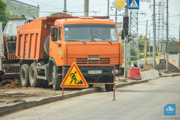 Показательный ремонт дорог от городских властей